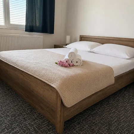 Aurora 3*